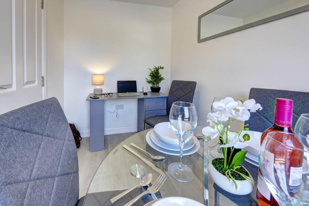 The Stratford Palace Apartment Birmingham Exterior photo